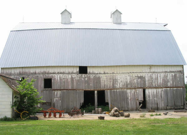 Pella Road barn